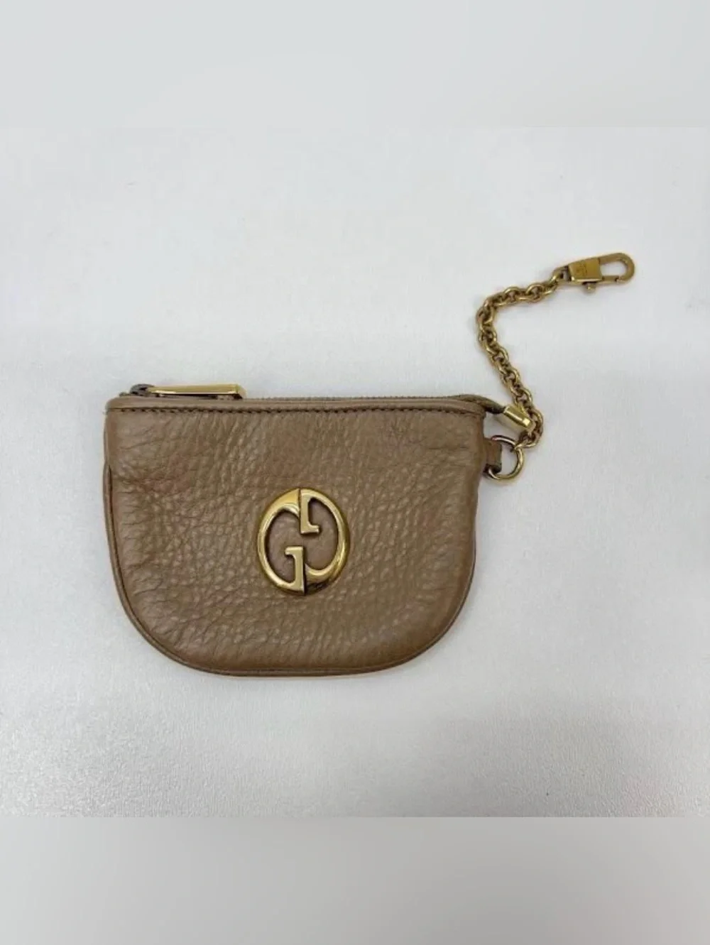 Gucci Taupe Leather Coin Pouch with Gold GG Emblem - Picture 2 of 2